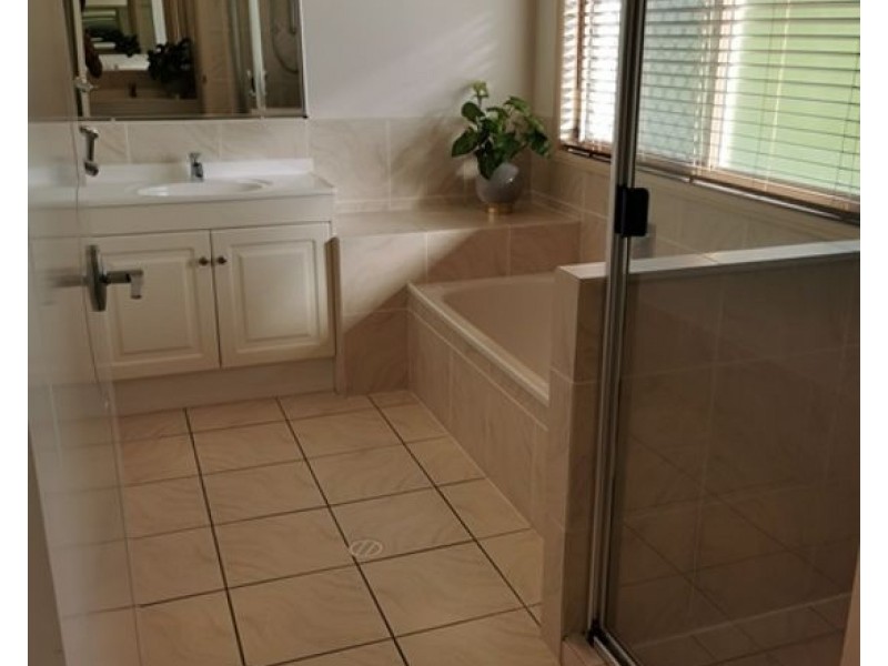 29 The Parkway, Stretton QLD 4116