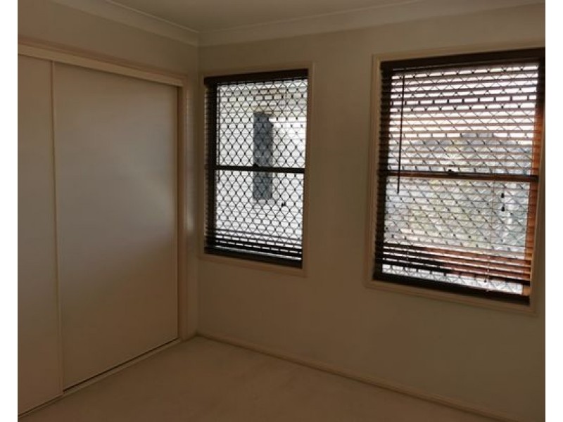 29 The Parkway, Stretton QLD 4116