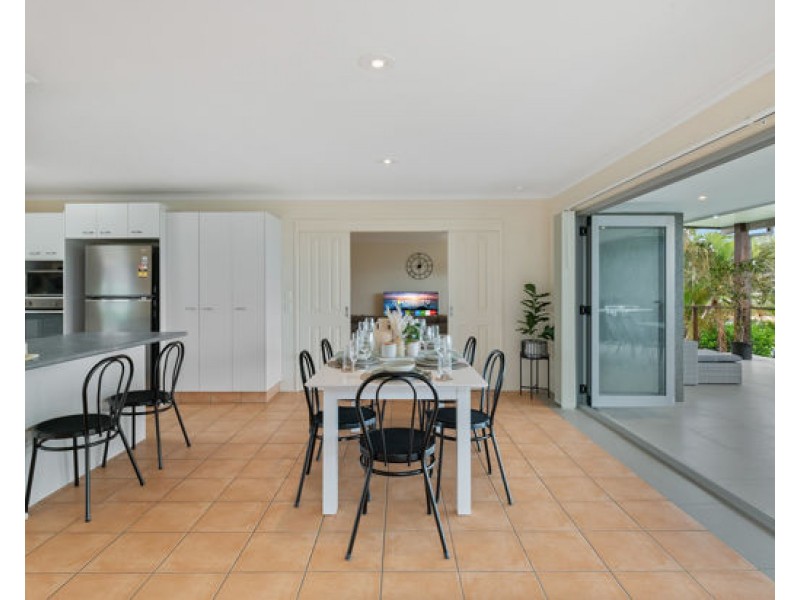 20 Huon Street, Broadbeach Waters QLD 4218