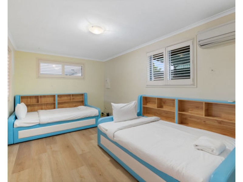 20 Huon Street, Broadbeach Waters QLD 4218