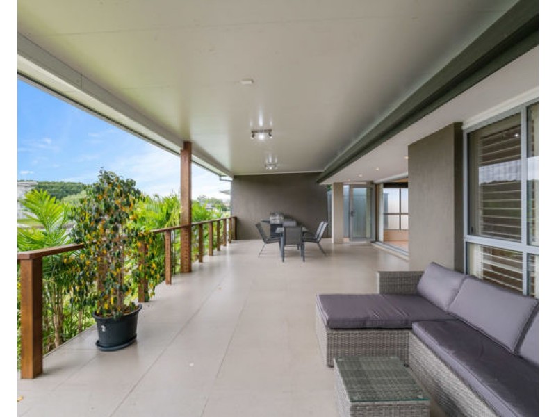 20 Huon Street, Broadbeach Waters QLD 4218