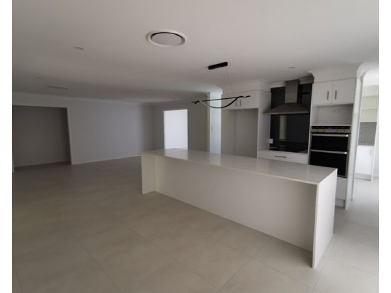 4 ICEFIRE LANE, Coomera Waters QLD 4209