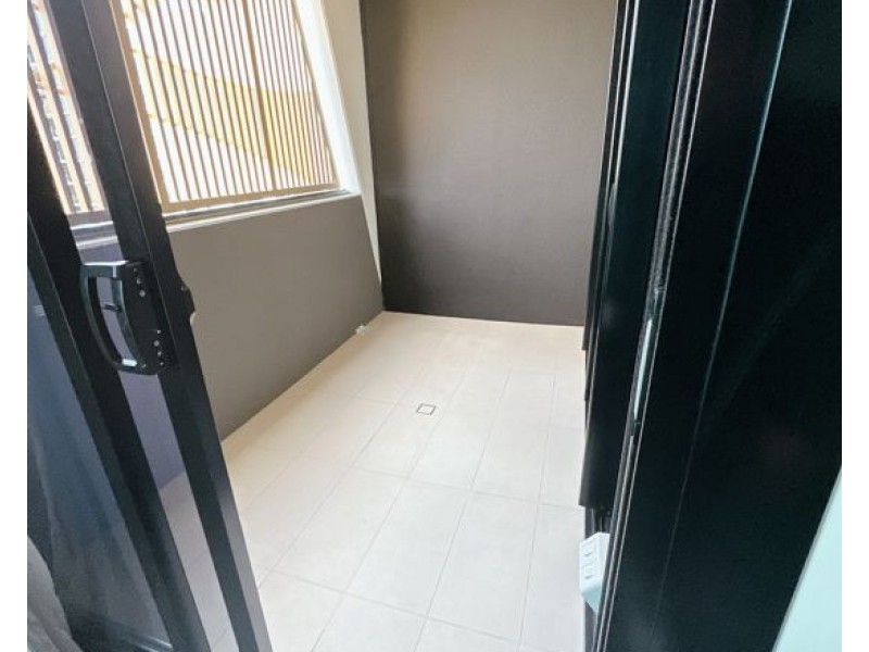 802/19 Deshon Street, Woolloongabba QLD 4102