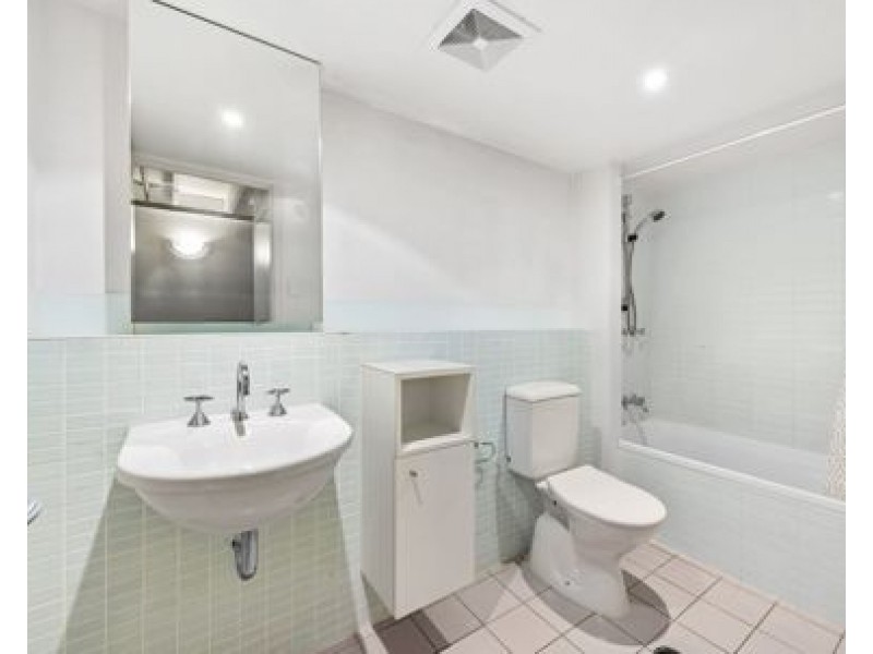 ID, 21169156/50 Macquarie Street, Teneriffe QLD 4005