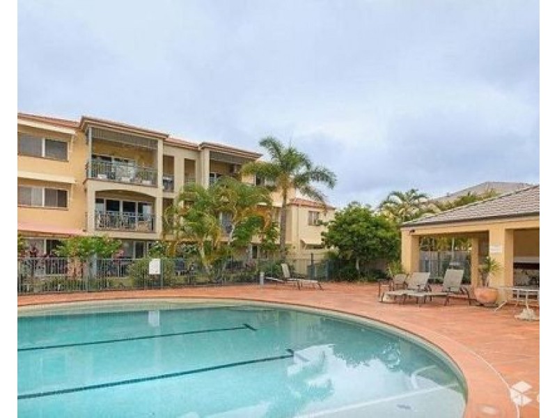 48 82-86 Limetree parade, Runaway Bay QLD 4216