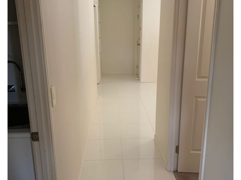 48 82-86 Limetree parade, Runaway Bay QLD 4216