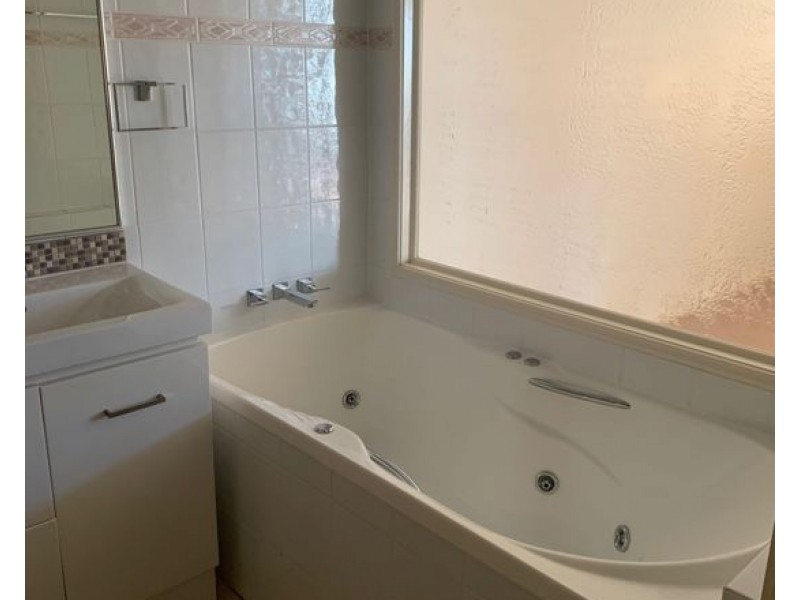 48 82-86 Limetree parade, Runaway Bay QLD 4216