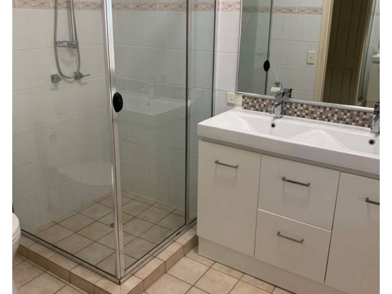 48 82-86 Limetree parade, Runaway Bay QLD 4216