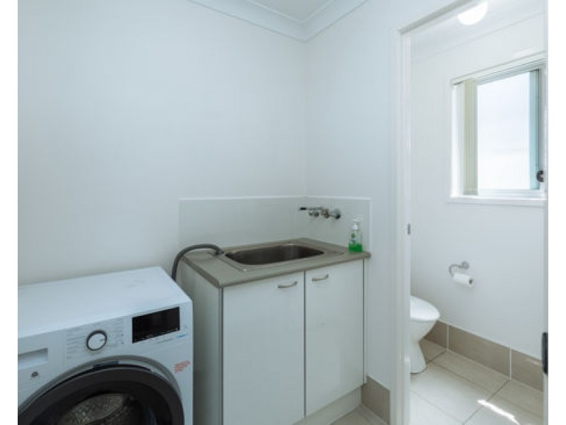 28/1 McAuley Parade, Pacific Pines QLD 4211