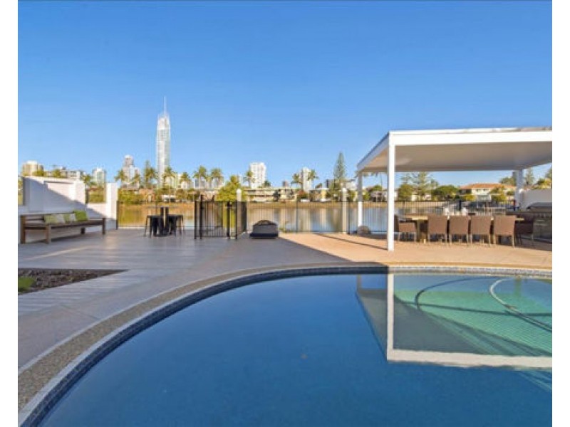 2/35 Sunrise boulevard, Surfers Paradise QLD 4217