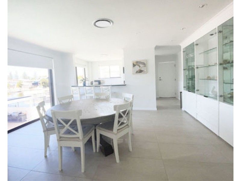 2/35 Sunrise boulevard, Surfers Paradise QLD 4217