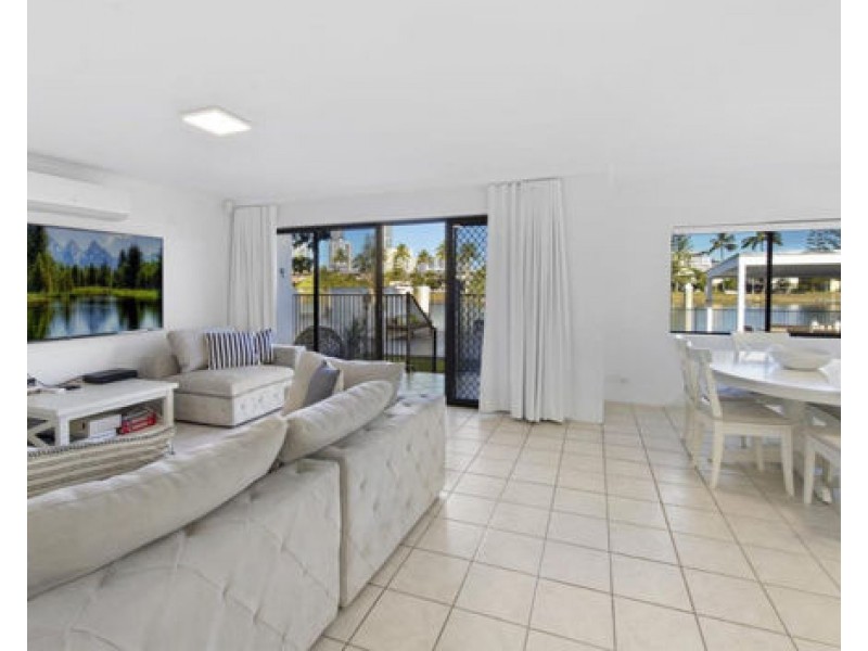 2/35 Sunrise boulevard, Surfers Paradise QLD 4217