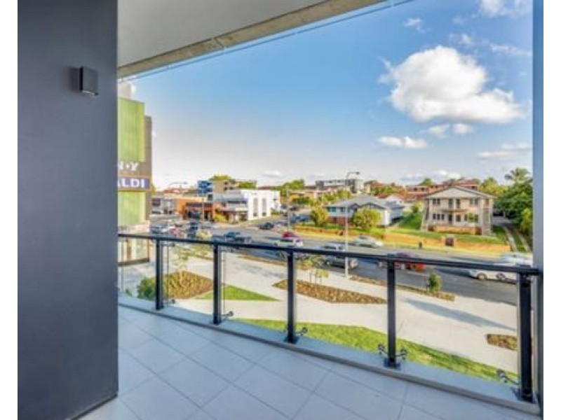 30306/300 Old Cleveland Road, Coorparoo QLD 4151