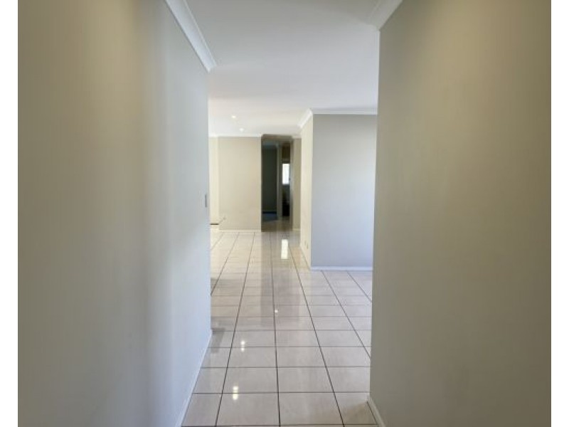 54 Pioneer Dr, Kuraby QLD 4112