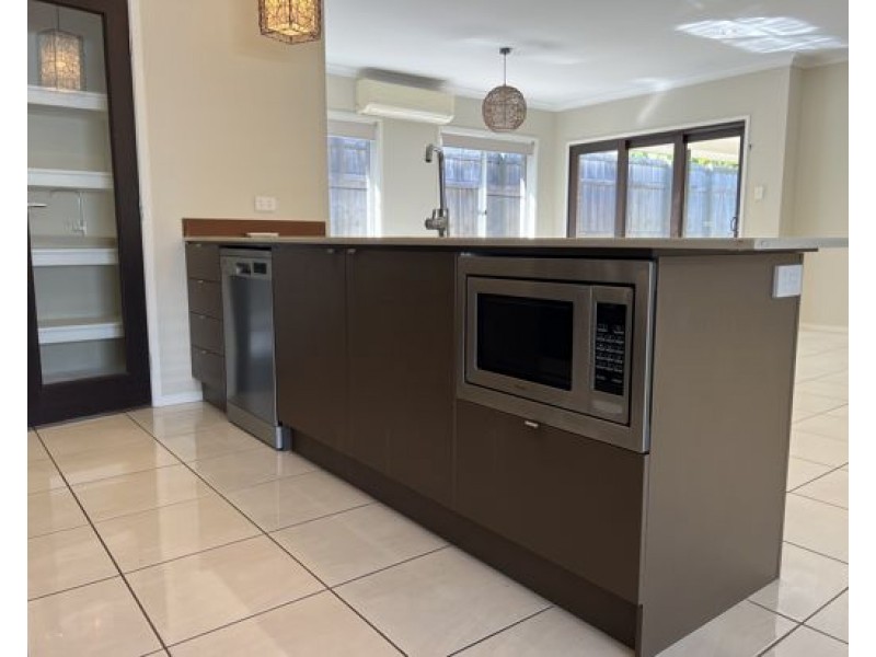 54 Pioneer Dr, Kuraby QLD 4112