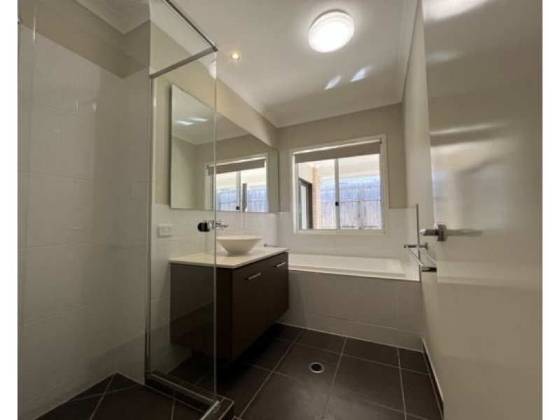 54 Pioneer Dr, Kuraby QLD 4112