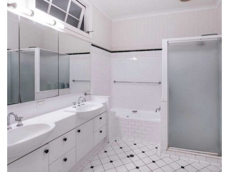 28 Kitchener Rd, Ascot QLD 4007