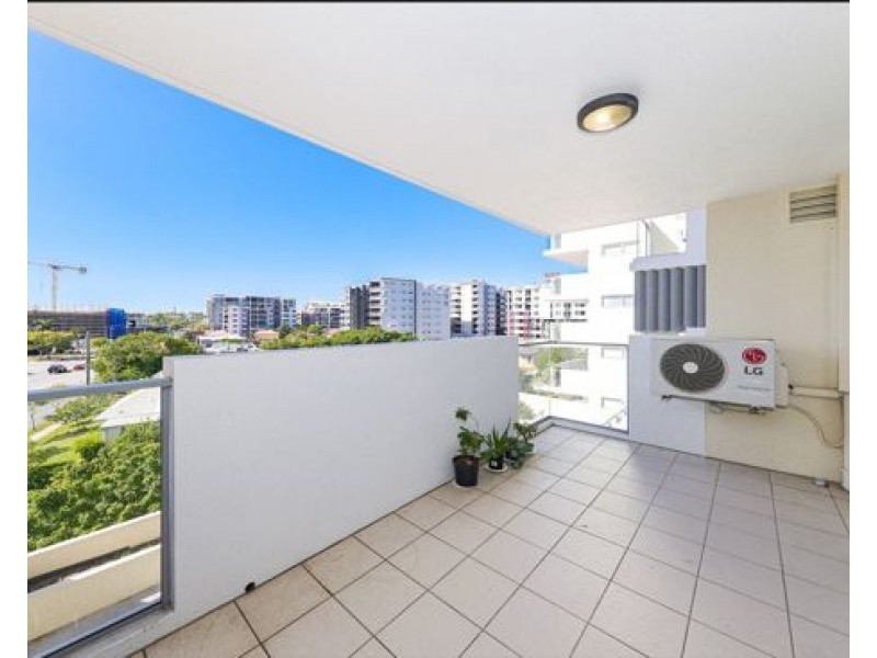 304/392 Hamilton Road, Chermside QLD 4032