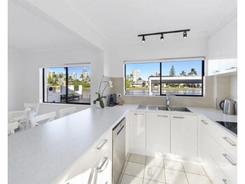 1/35 Sunrise boulevard, Surfers Paradise QLD 4217