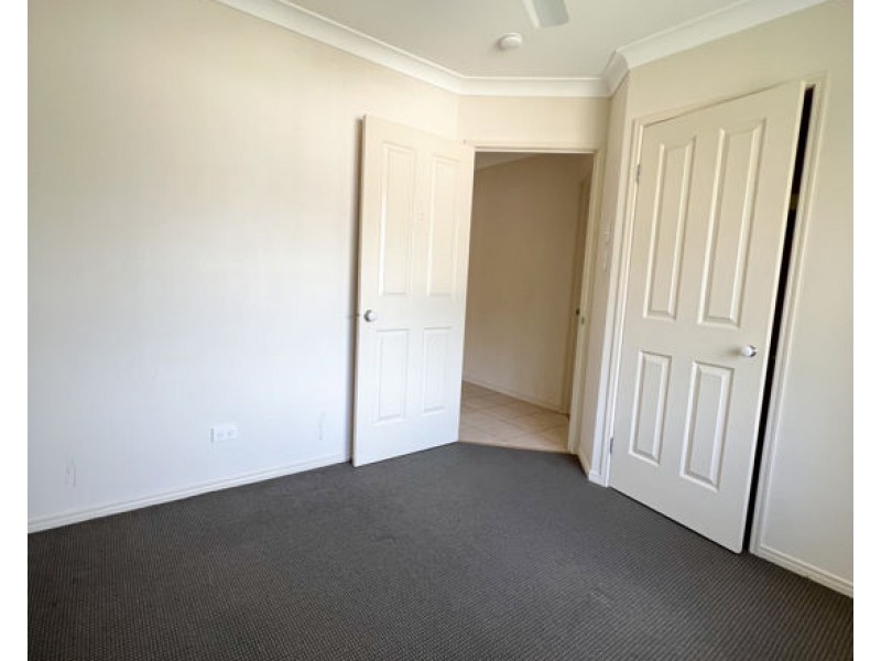 4 IDALIA LANE, Waterford QLD 4133