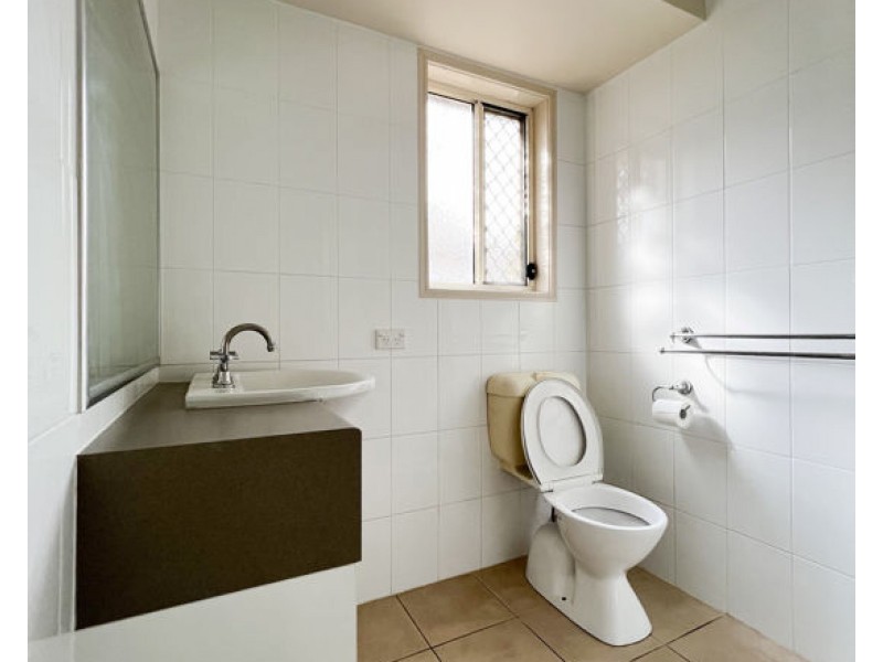 4 IDALIA LANE, Waterford QLD 4133