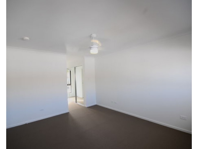 56 31 James Edward Street, Richlands QLD 4077