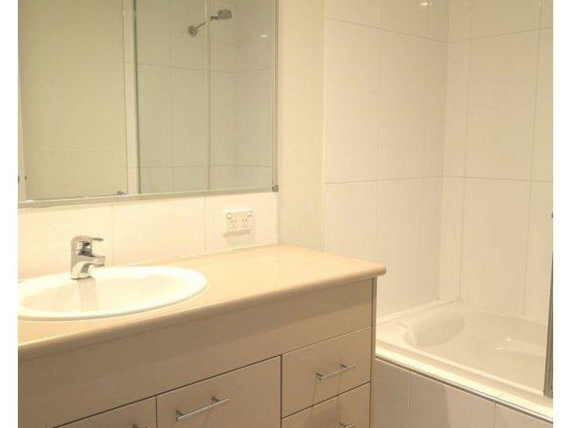 28/1 Acacia Court, Robina QLD 4226