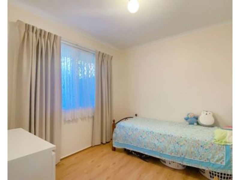 5 Dryade Street, Regents Park QLD 4118