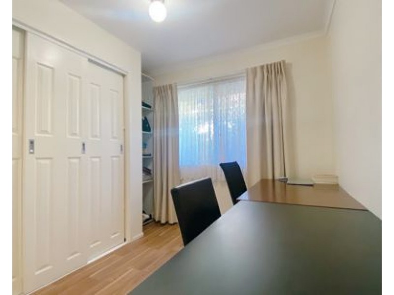 5 Dryade Street, Regents Park QLD 4118