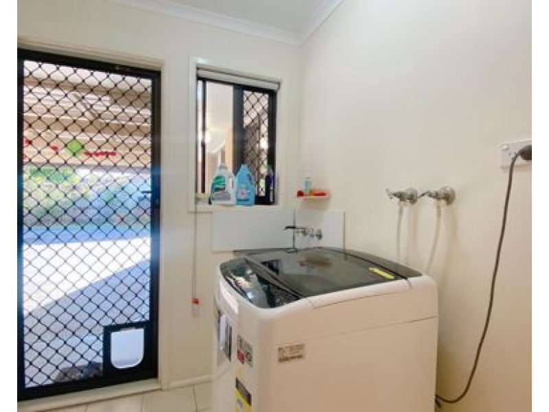 5 Dryade Street, Regents Park QLD 4118