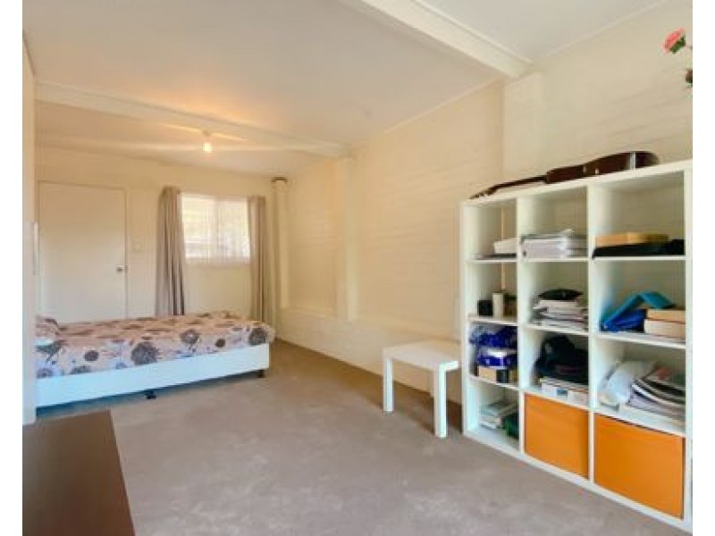 5 Dryade Street, Regents Park QLD 4118