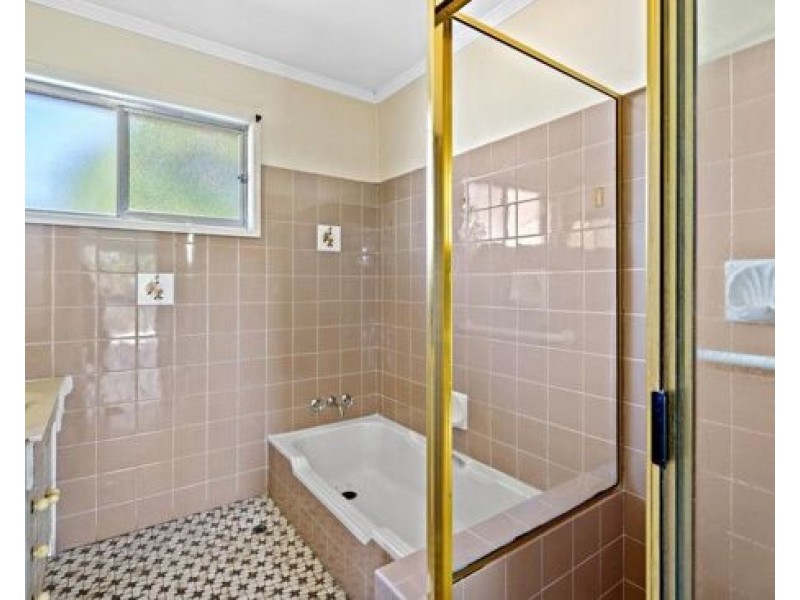 6 Jonathan St, Macgregor QLD 4109