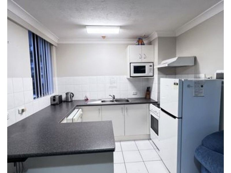 5 219 Surf Parade, Surfers Paradise QLD 4217