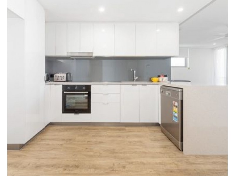 351/33 Lakefront Crescent, Varsity Lakes QLD 4227