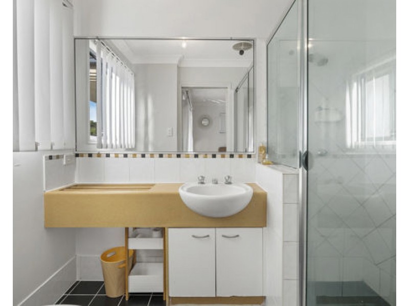 15/31 Archipelago Street, Pacific Pines QLD 4211