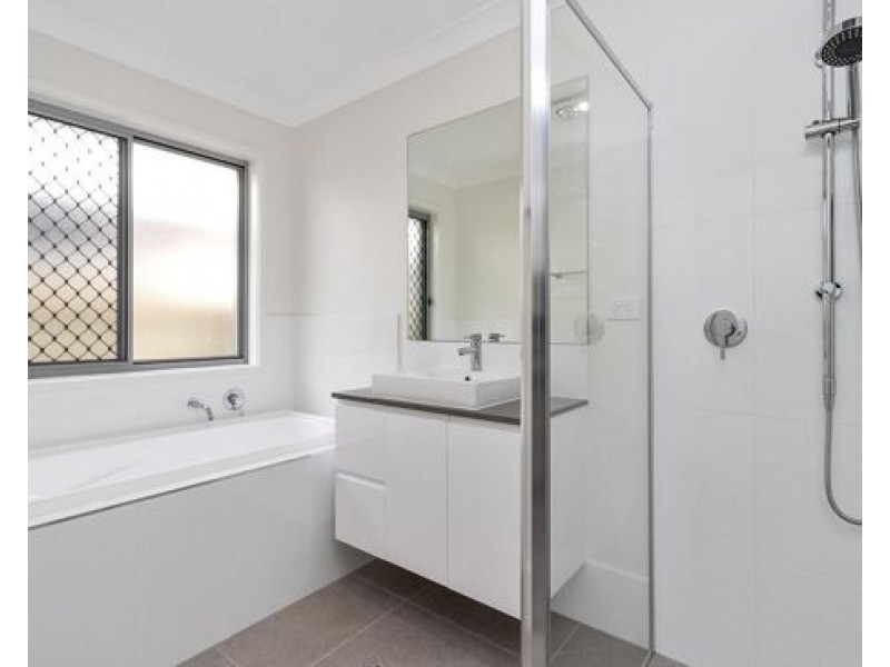 34 FIENNES ROAD, Logan Reserve QLD 4133