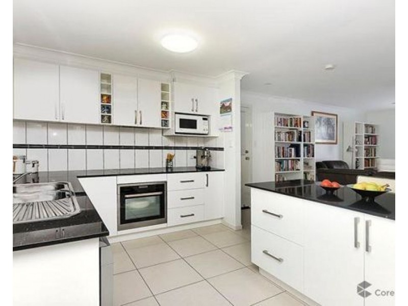 2 BARCREST COURT, Crestmead QLD 4132