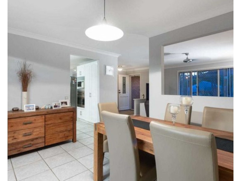 1 LAKEWOOD COURT, Parkwood QLD 4214