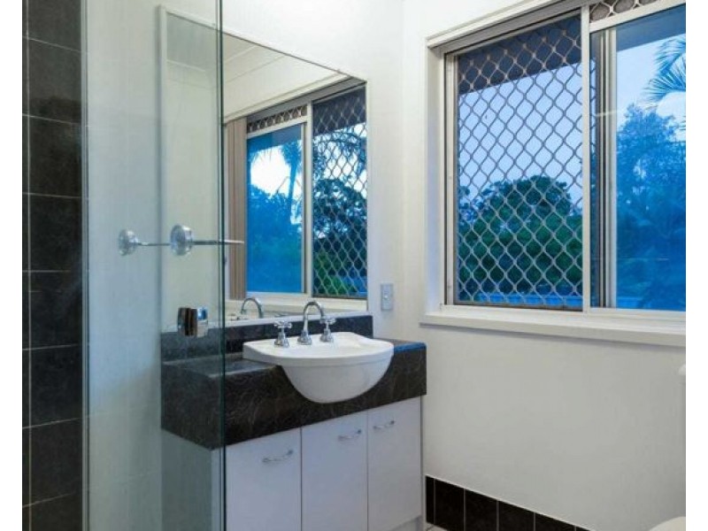 1 LAKEWOOD COURT, Parkwood QLD 4214