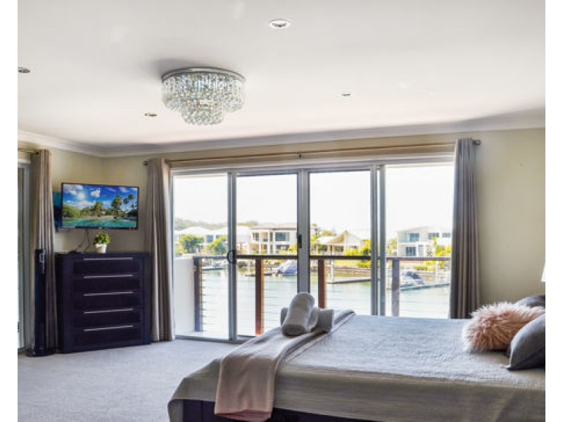 52 Buccaneer Way, Coomera Waters QLD 4209