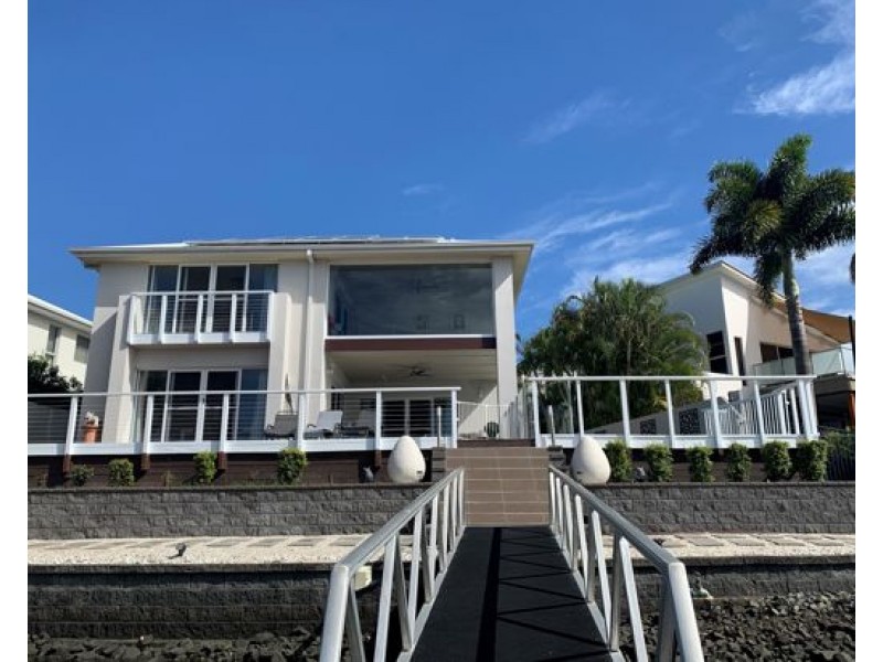 52 Buccaneer Way, Coomera Waters QLD 4209