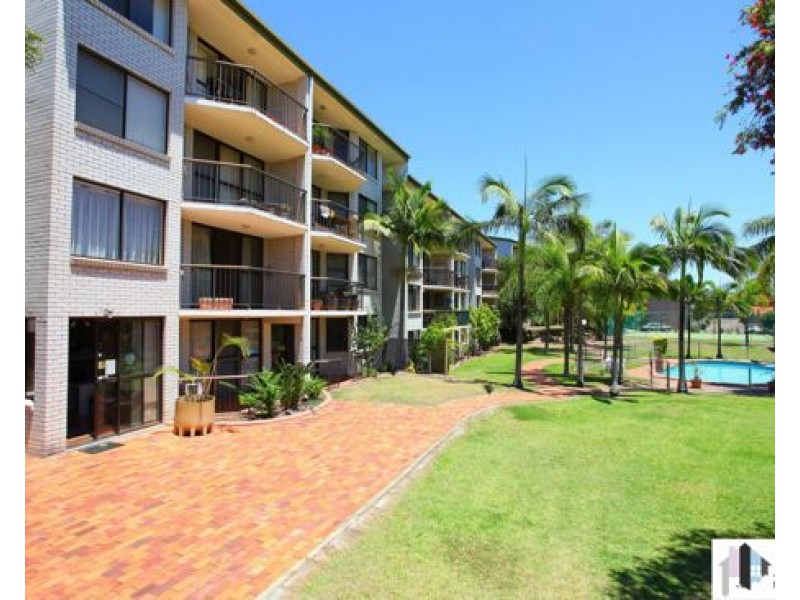 3/40 Murev way, Carrara QLD 4211