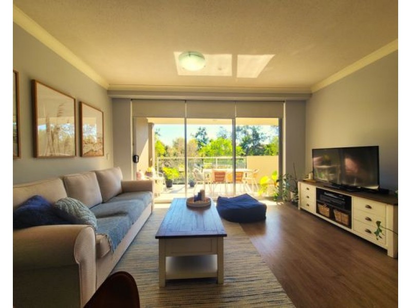 2204/12 Executive Drive, Burleigh Waters QLD 4220