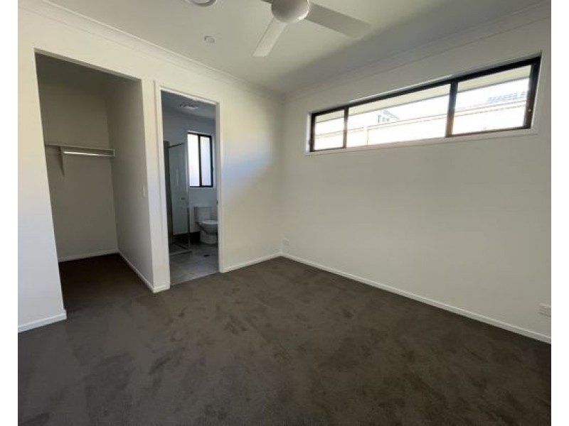 233 Barrams Rd, South Ripley QLD 4306