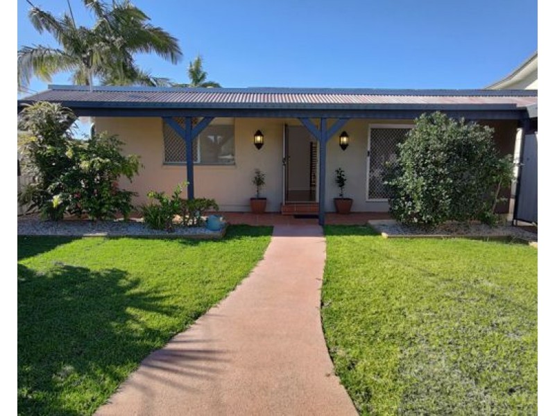67 Jacaranda Avenue, Hollywell QLD 4216