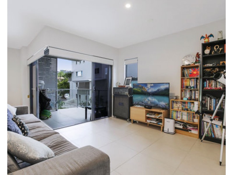 Unit 304, 11 Andrews Street, Southport QLD 4215