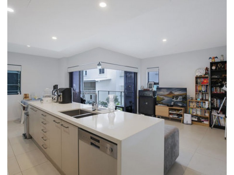 Unit 304, 11 Andrews Street, Southport QLD 4215