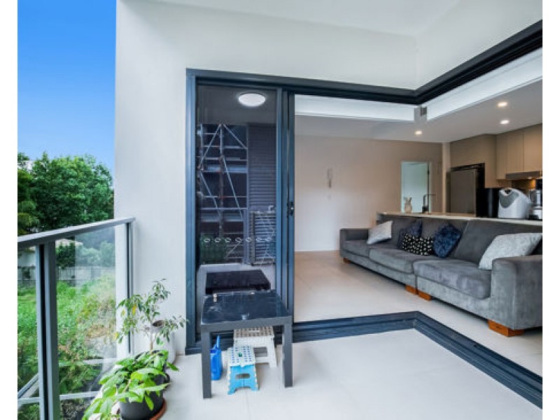 Unit 304, 11 Andrews Street, Southport QLD 4215