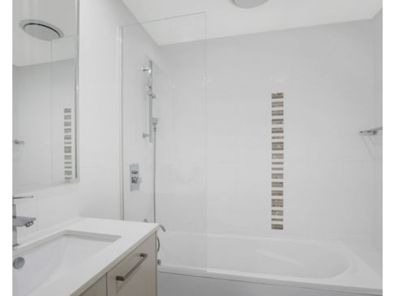 Unit 304, 11 Andrews Street, Southport QLD 4215