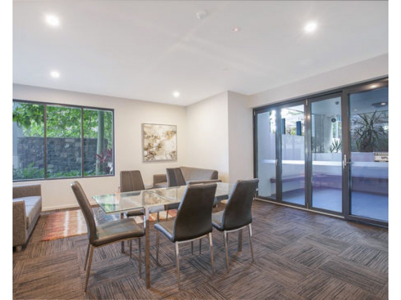 Unit 304, 11 Andrews Street, Southport QLD 4215